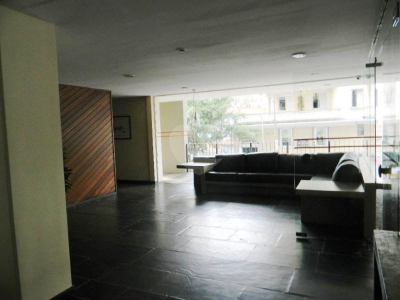 Hall Entrada