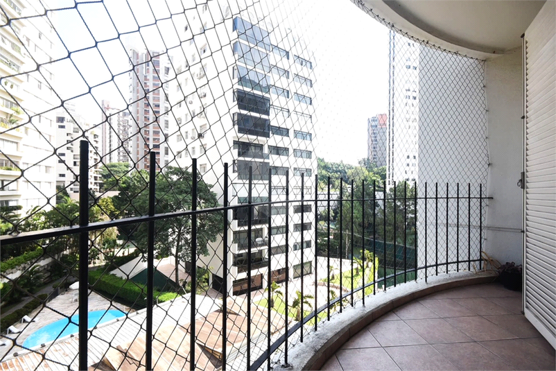 Venda Apartamento São Paulo Real Parque REO13911 3