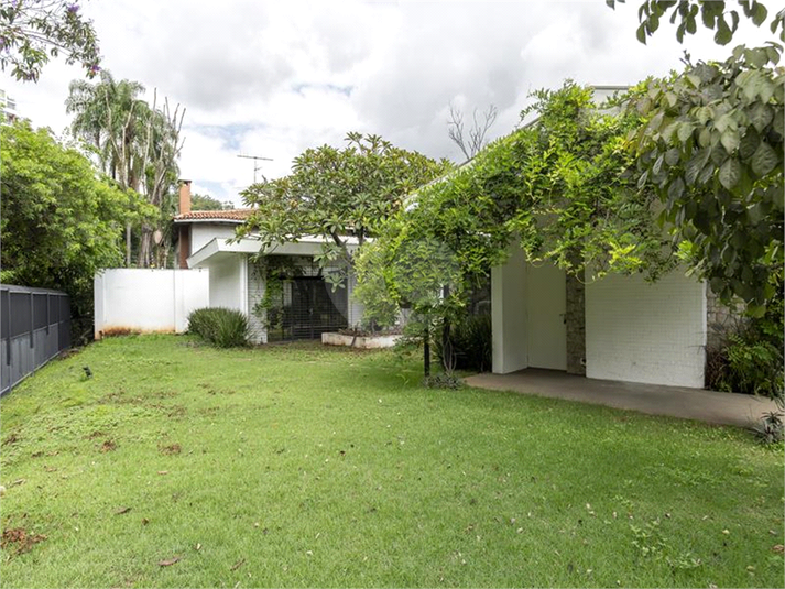 Foto REO142823