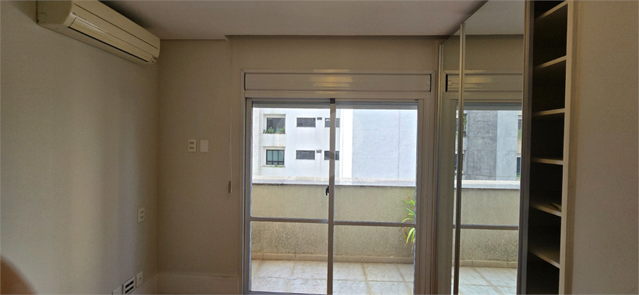 Foto REO143382