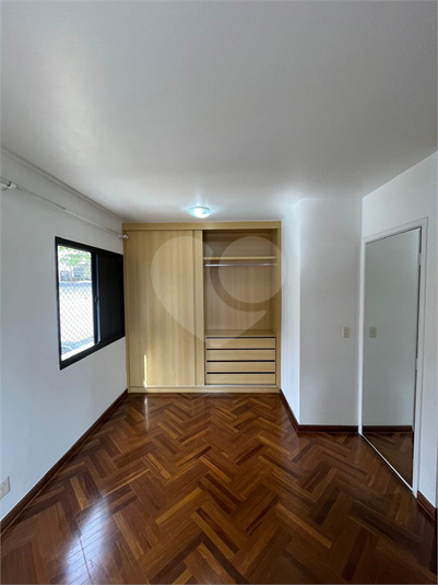 Foto REO153952