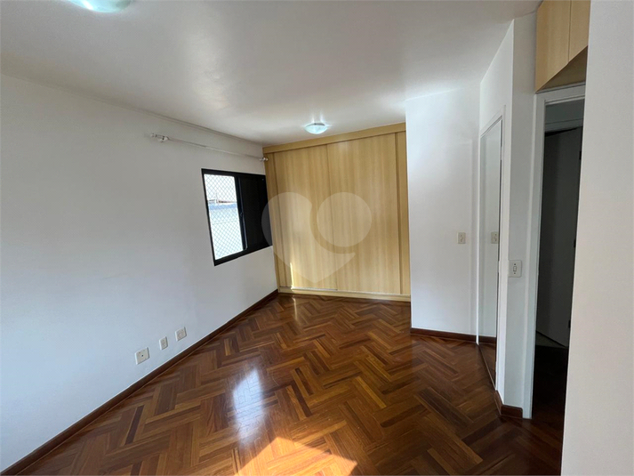 Foto REO153952