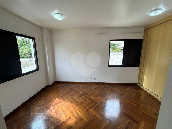 Foto REO153952
