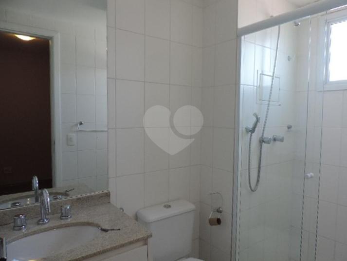Banheiro suite solteiro