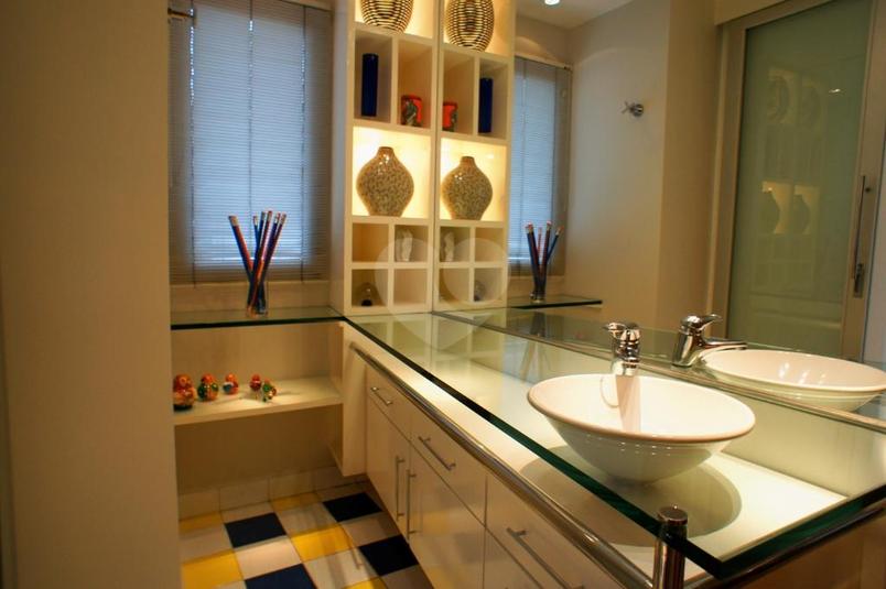 Detalhe banheiro suíte 2