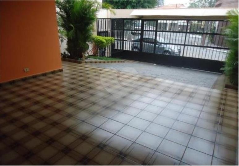 vista da garagem
