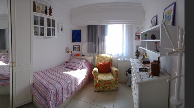 Foto REO180684