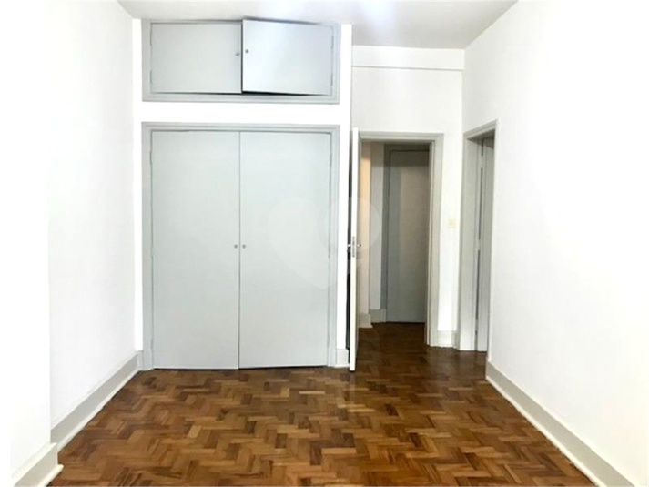 Venda Apartamento São Paulo República REO182640 37