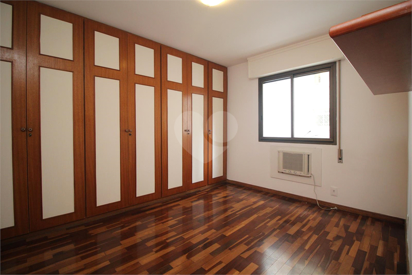 Foto REO192305