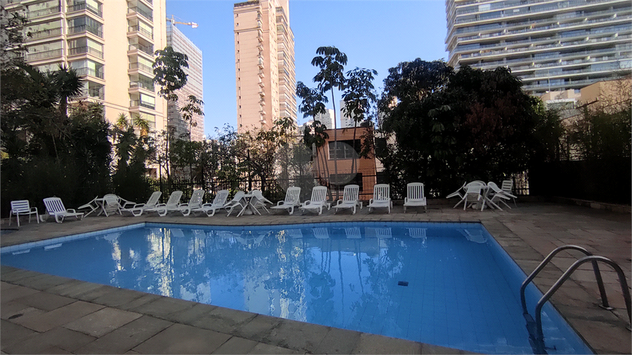 Foto REO193232