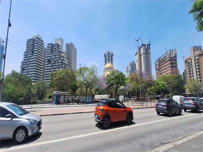 Foto REO196276