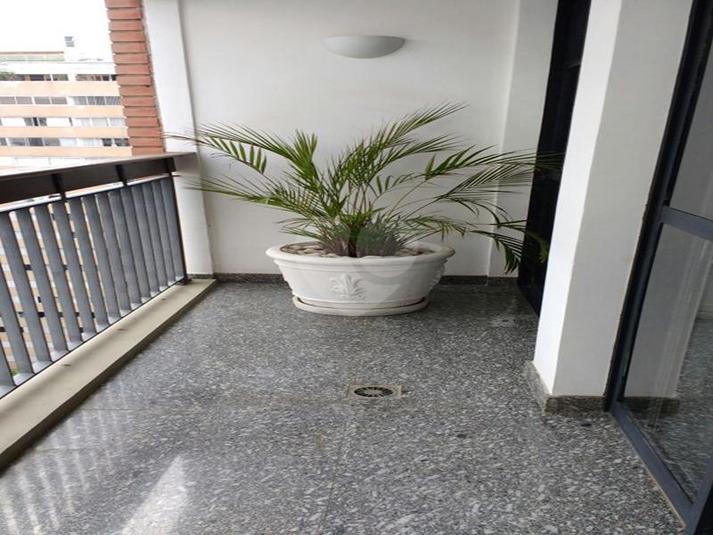 Foto REO206202