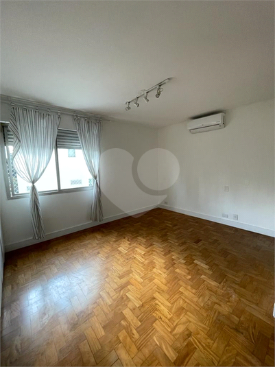 Foto REO206673