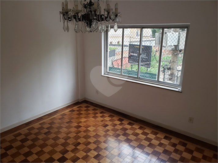 Foto REO209015
