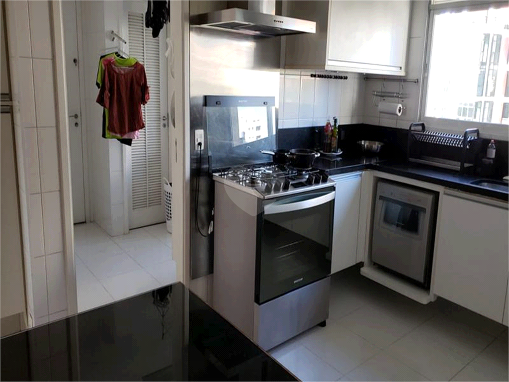 Venda Apartamento São Paulo Real Parque REO213871 10