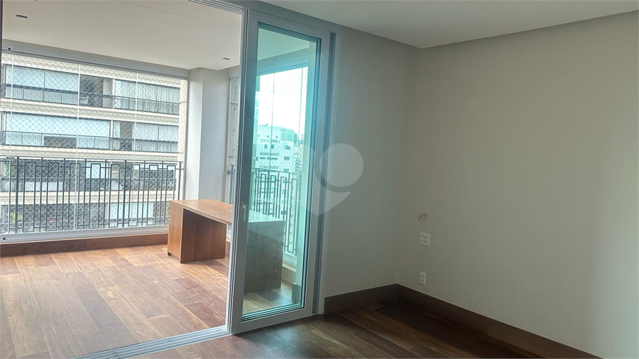 Foto REO215662