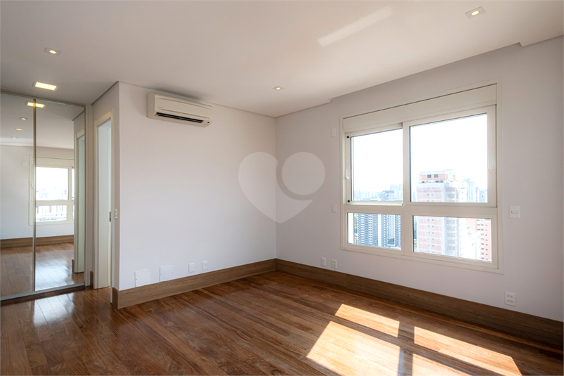 Foto REO216044