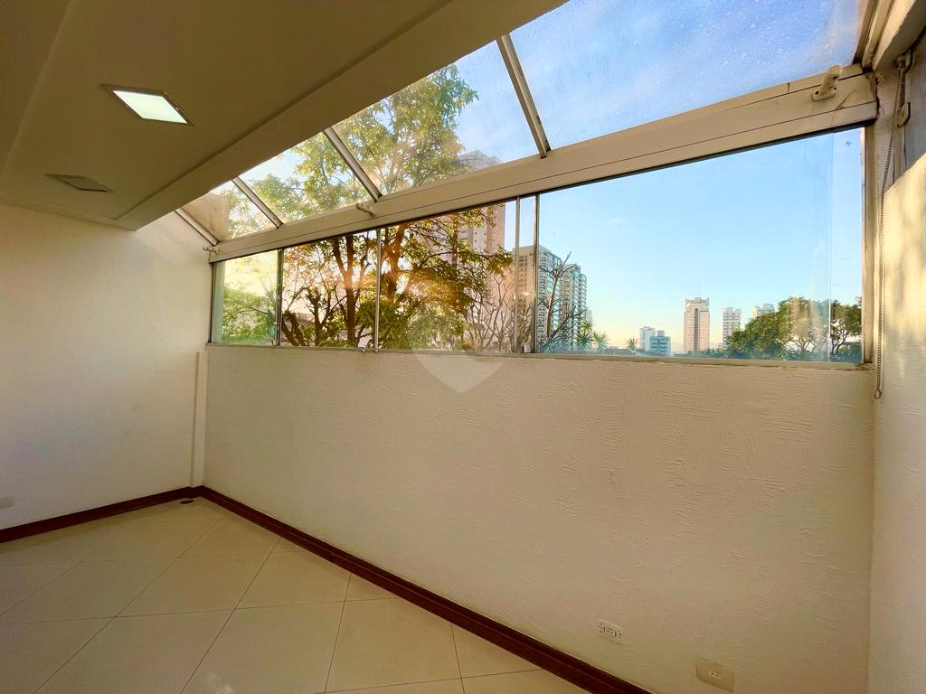 Venda Condomínio São Paulo Vila Romana REO217978 45