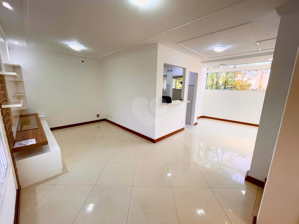 Venda Condomínio São Paulo Vila Romana REO217978 39