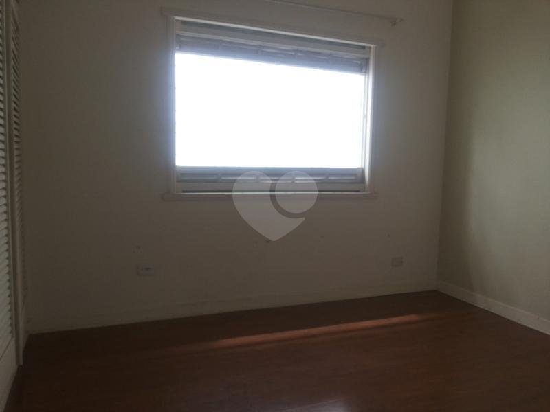 Venda Casa térrea São Paulo Moema REO240549 18