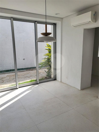 Foto REO245191