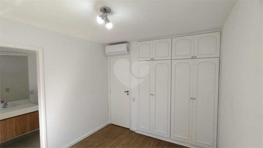 Foto REO250173