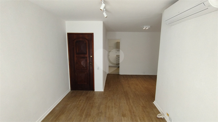 Foto REO250173