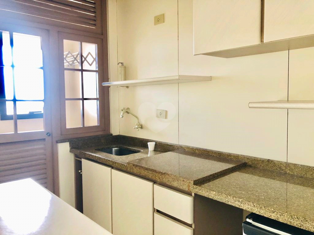 Venda Flat São Paulo Santana REO252607 61