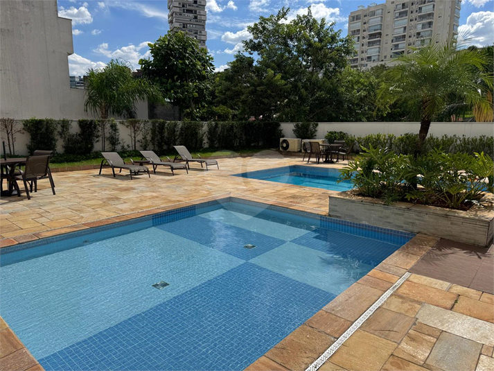 Foto REO262842