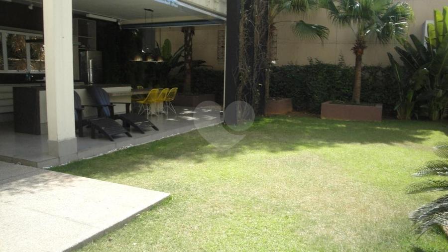 Foto REO266084