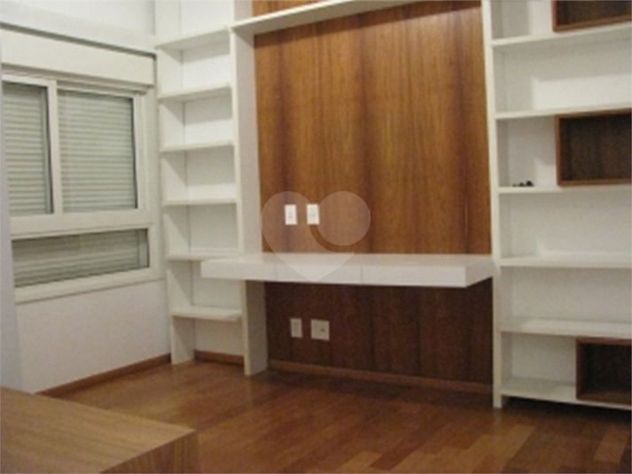 Foto REO266455