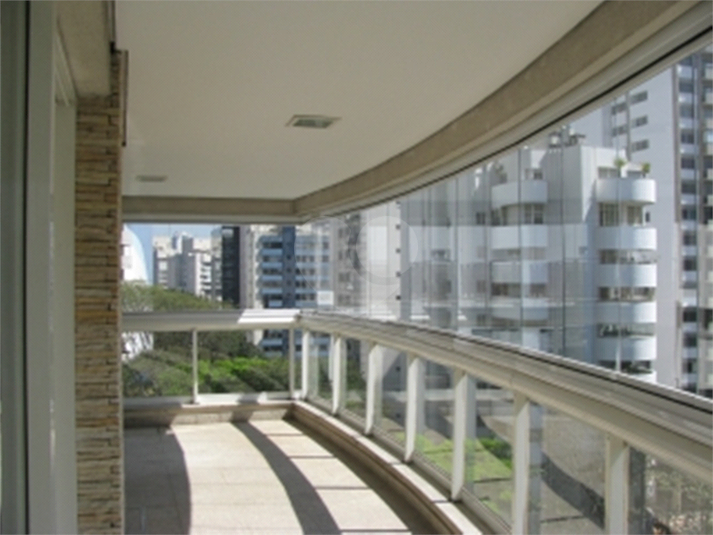 Foto REO266455
