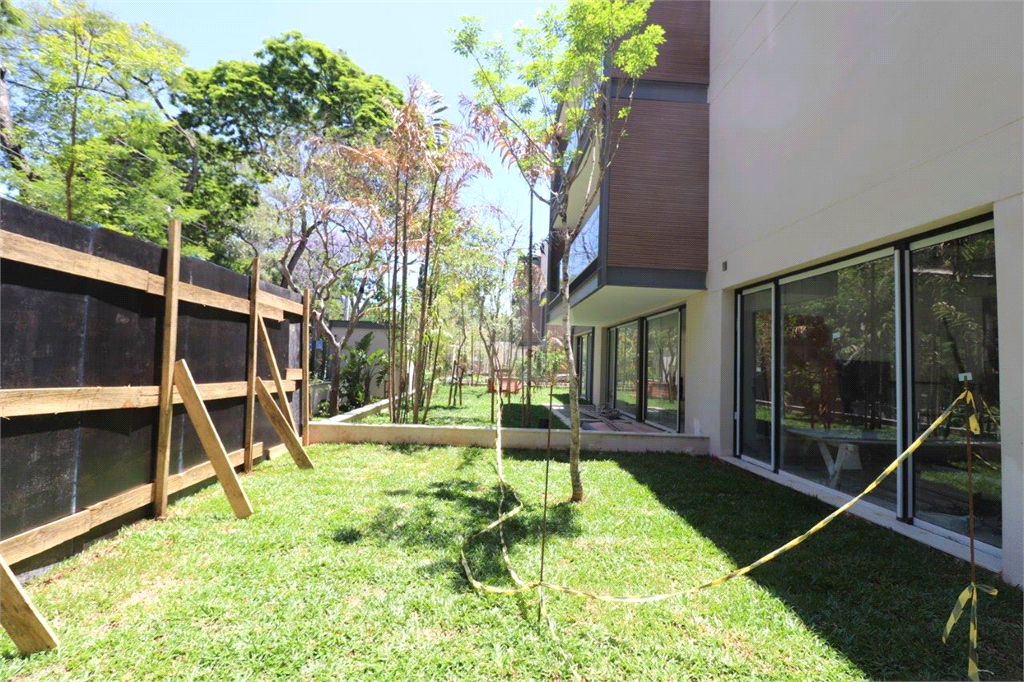 Venda Condomínio São Paulo Alto De Pinheiros REO266869 16