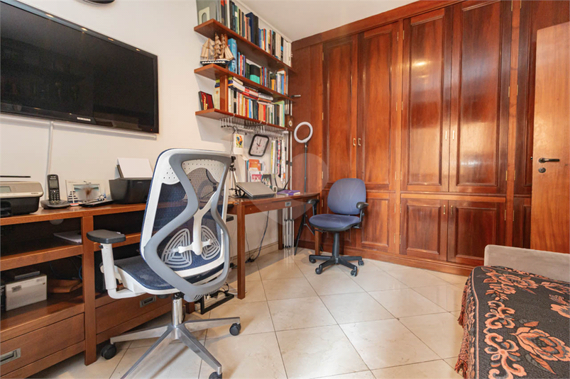 Foto REO270325