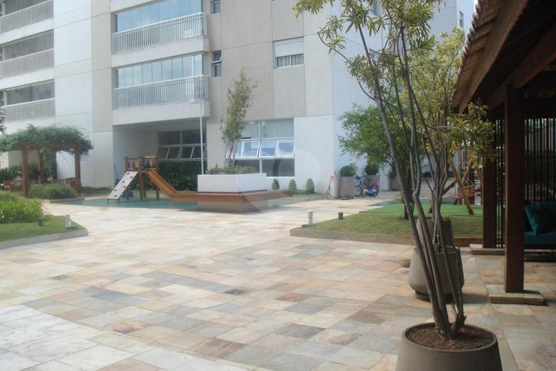Foto REO294477