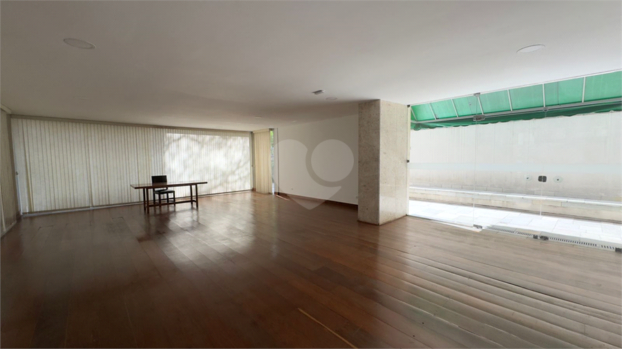 Foto REO320295