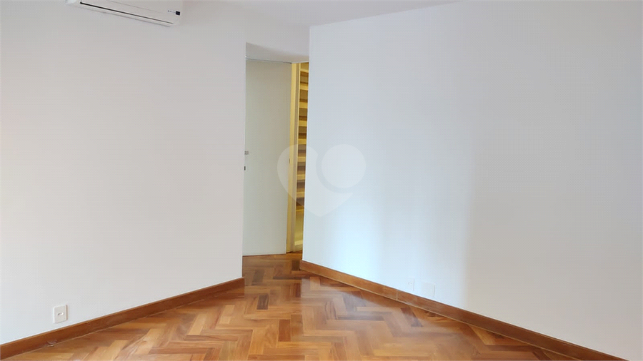 Foto REO329672