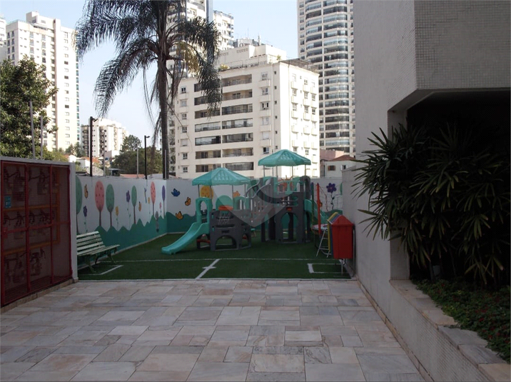 Foto REO330016