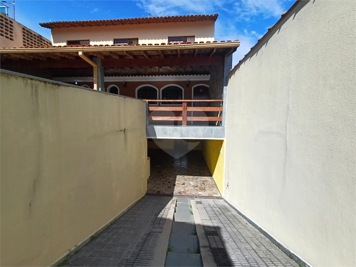 Foto REO331853