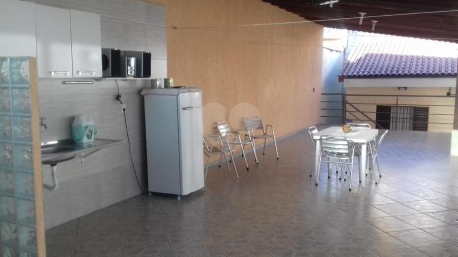 Área de Lazer e Serviço