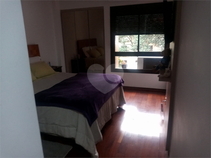 Foto REO348895