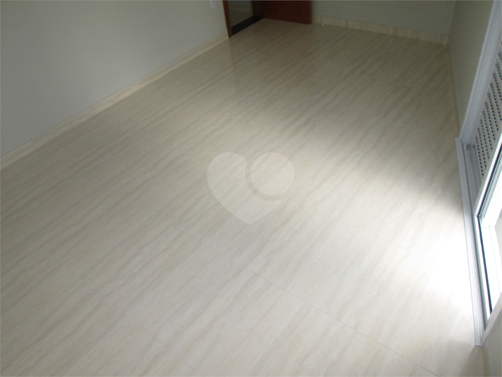 Foto REO352043