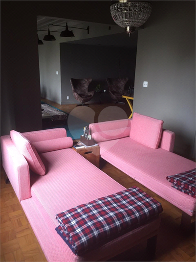 Foto REO363115