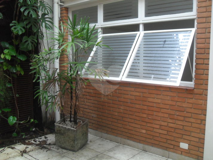Foto REO367269