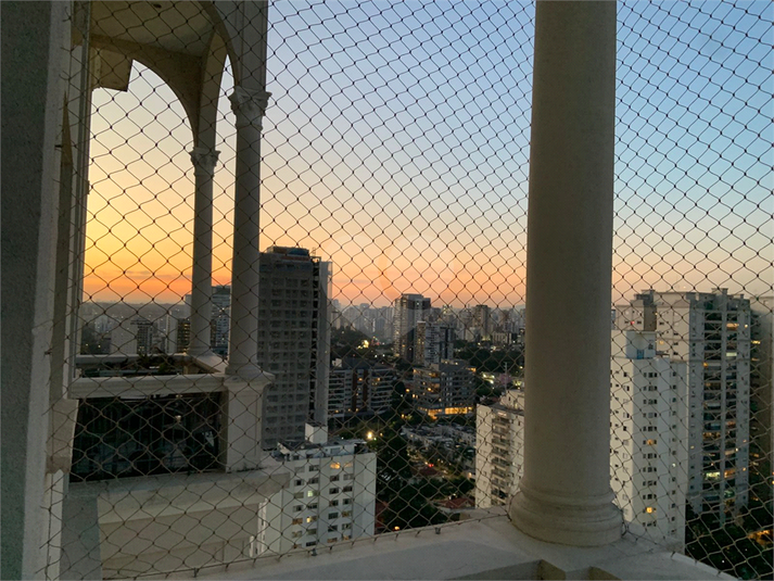 Foto REO380156