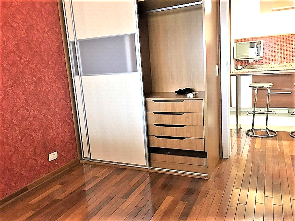 Foto REO381250
