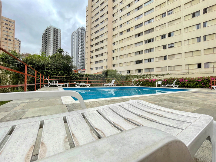 Foto REO382075