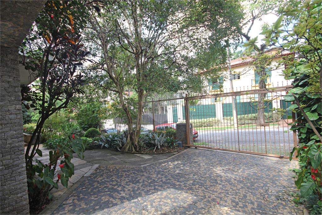 Venda Casa São Paulo Pacaembu REO382096 29