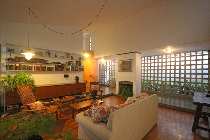 Foto REO382390