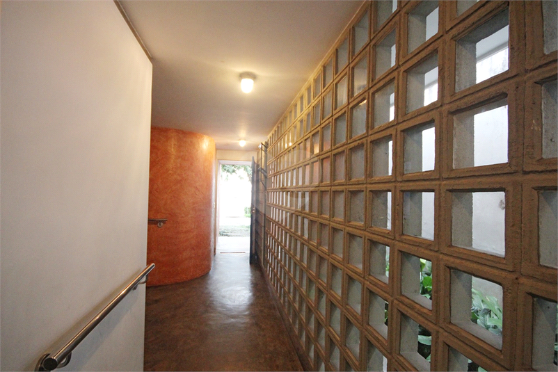 Foto REO382390